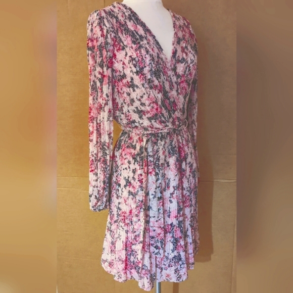 DKNY FLORAL PRINT PINK LONG SLEEVE DRESS - Picture 2 of 4